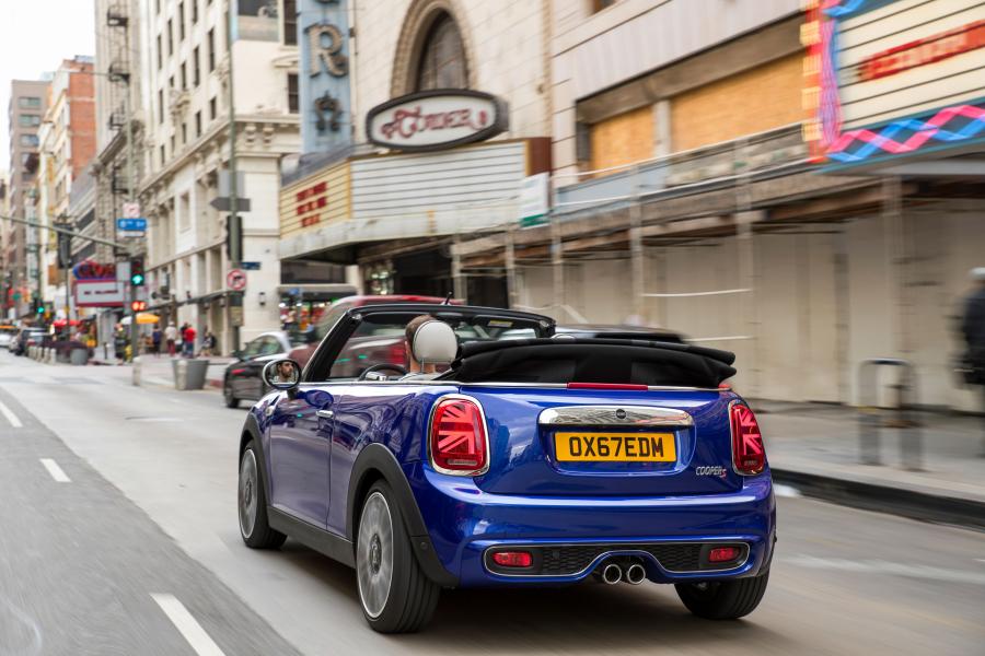 Mini Cooper S Cabrio (F57) 2018 года  (WW) (фото 175 из 222)